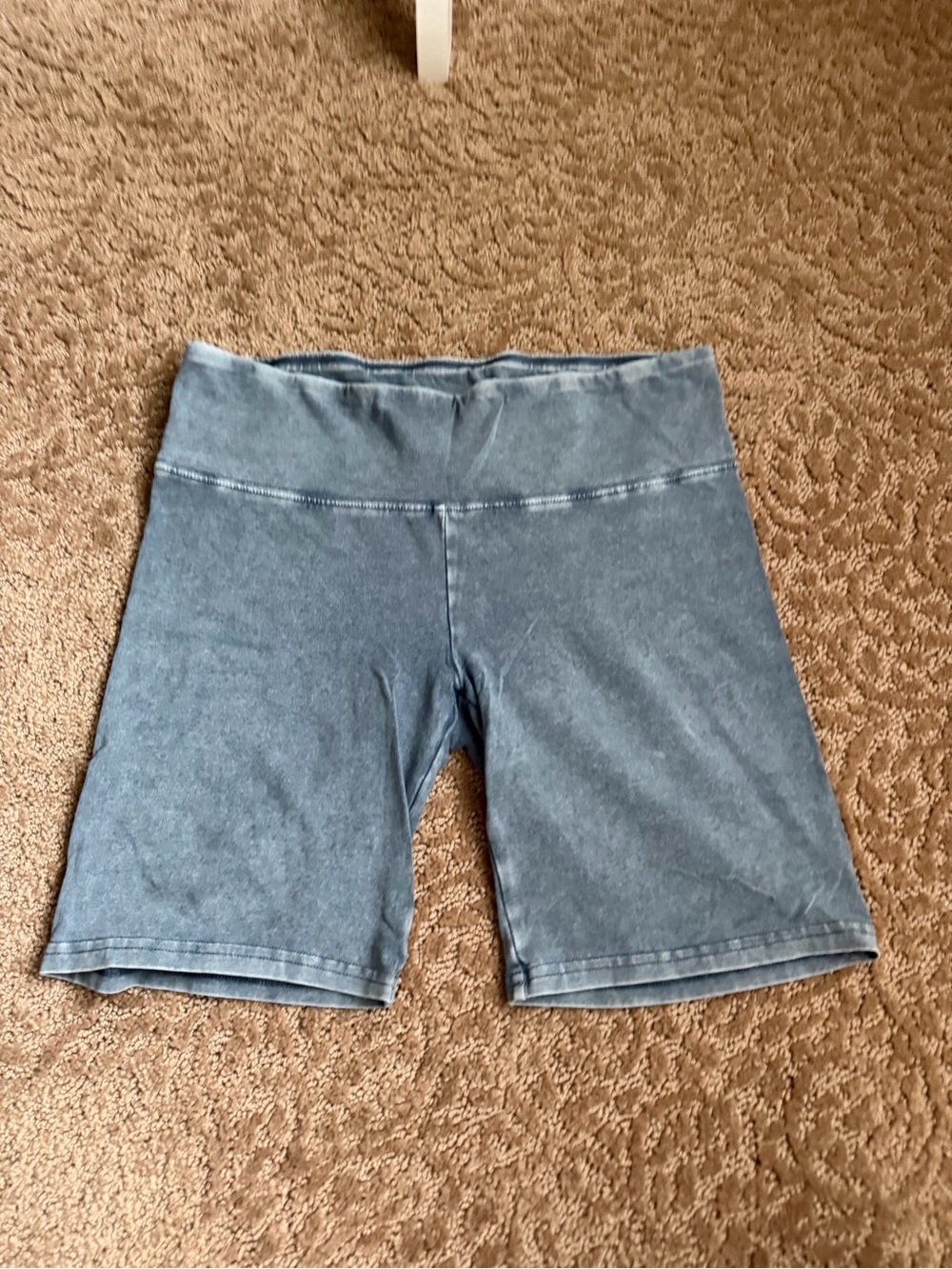 NWOT TNA Aritzia Women’s High-Waist Denim Blue Bike Shorts Size Small